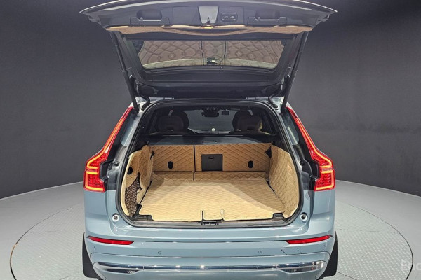 2022 Volvo XC60 с пробегом 39 057 км