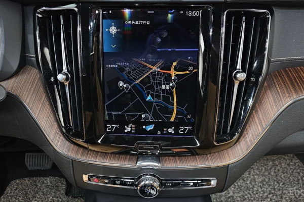 2021 Volvo XC60 с пробегом 58 299 км