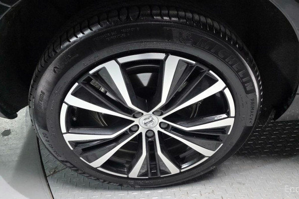 2022 Volvo XC60 с пробегом 22 458 км