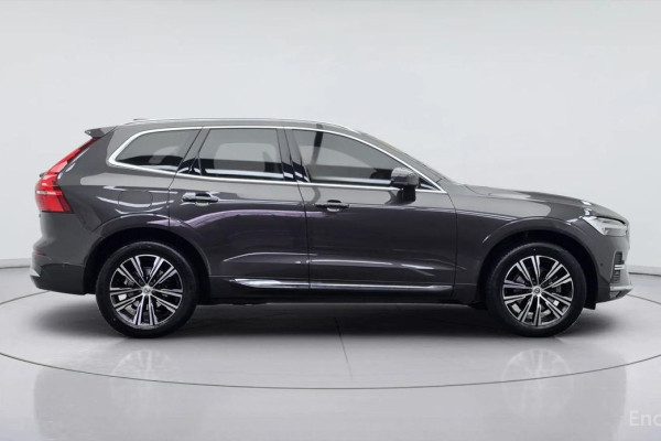 2021 Volvo XC60 с пробегом 45 143 км
