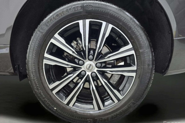 2021 Volvo XC60 с пробегом 45 143 км