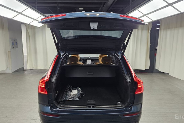 2022 Volvo XC60 с пробегом 40 647 км
