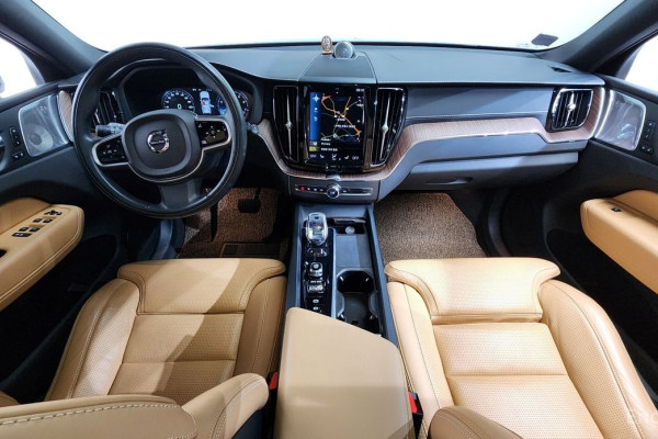 2021 Volvo XC60 с пробегом 51 582 км