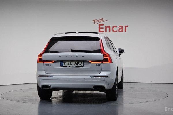 2021 Volvo XC60 с пробегом 48 895 км