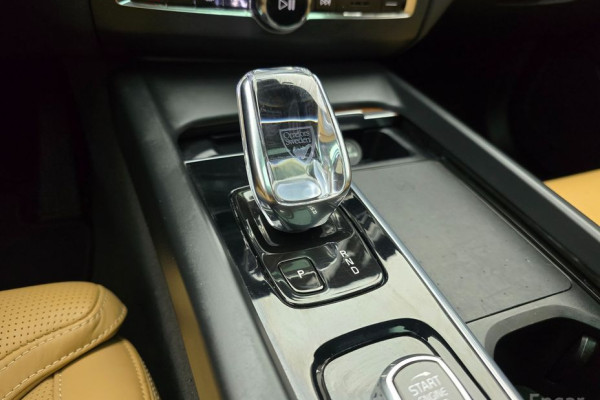 2021 Volvo XC60 с пробегом 45 143 км