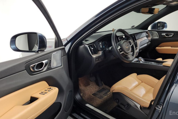 2021 Volvo XC60 с пробегом 51 582 км