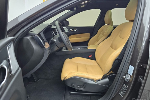 2021 Volvo XC60 с пробегом 45 143 км