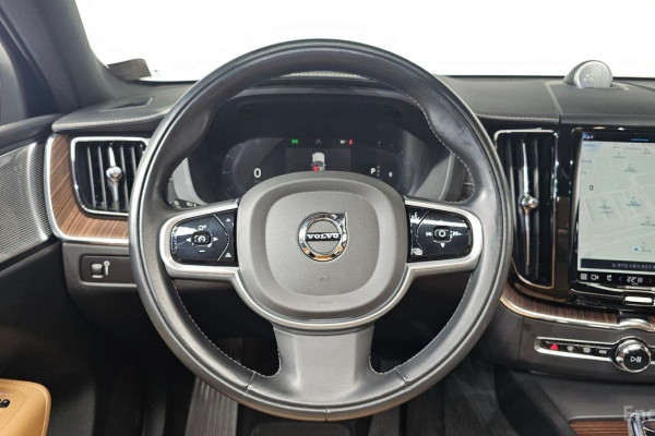 2021 Volvo XC60 с пробегом 83 471 км