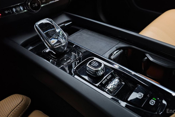 2021 Volvo XC60 с пробегом 48 895 км