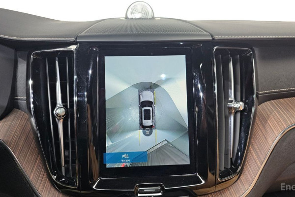 2021 Volvo XC60 с пробегом 83 471 км