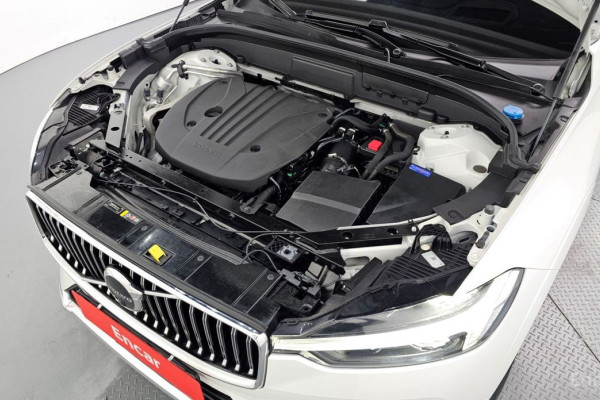 2023 Volvo XC60 с пробегом 61 169 км