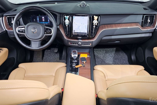 2023 Volvo XC60 с пробегом 61 169 км