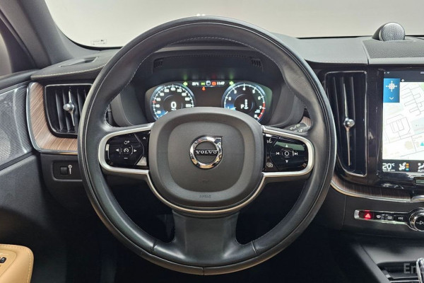 2021 Volvo XC60 с пробегом 48 895 км