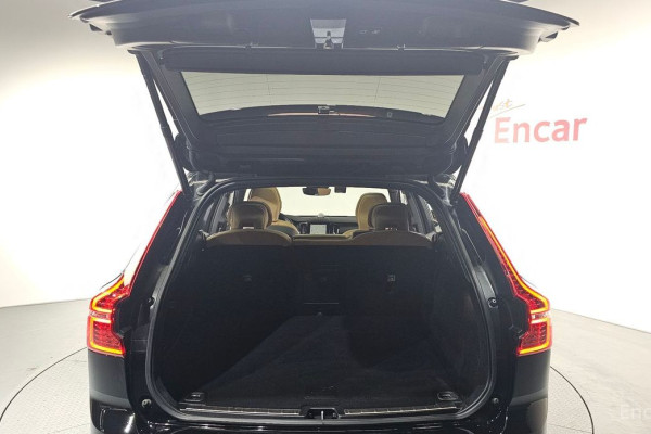 2021 Volvo XC60 с пробегом 83 471 км