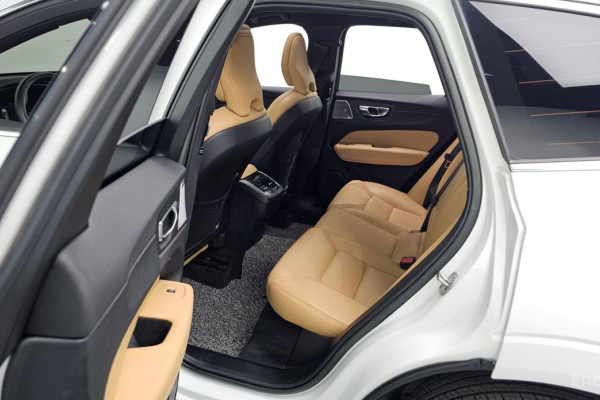 2023 Volvo XC60 с пробегом 61 169 км