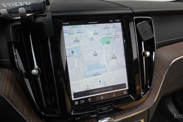 2022 Volvo XC60 с пробегом 45 810 км