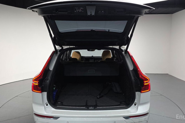 2021 Volvo XC60 с пробегом 48 895 км