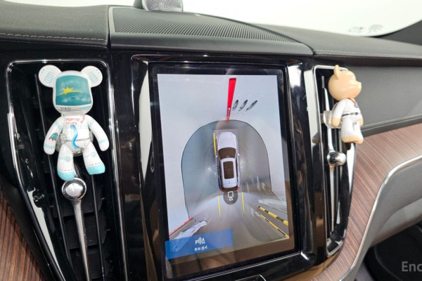 2023 Volvo XC60 с пробегом 61 169 км