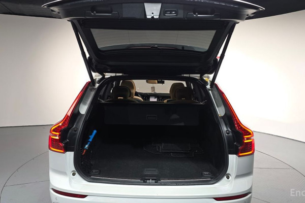 2022 Volvo XC60 с пробегом 45 810 км