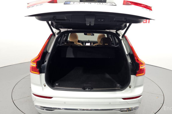 2023 Volvo XC60 с пробегом 61 169 км