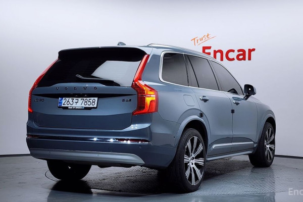 2022 Volvo XC90 с пробегом 126 083 км