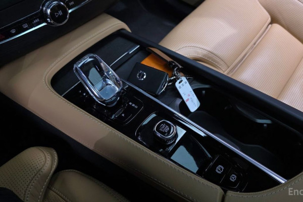 2023 Volvo XC90 с пробегом 56 380 км