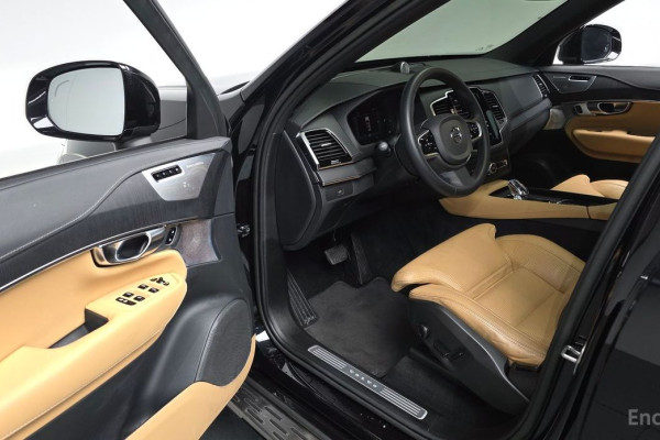 2023 Volvo XC90 с пробегом 56 380 км