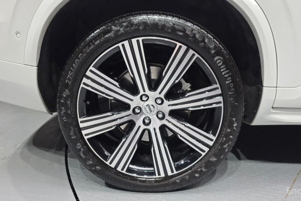 2022 Volvo XC90 с пробегом 36 076 км