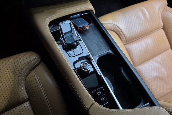 2022 Volvo XC90 с пробегом 36 076 км