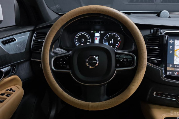 2022 Volvo XC90 с пробегом 36 076 км