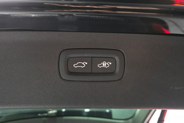 2023 Volvo XC90 с пробегом 56 380 км