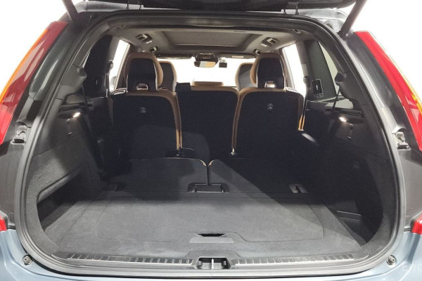 2022 Volvo XC90 с пробегом 126 083 км