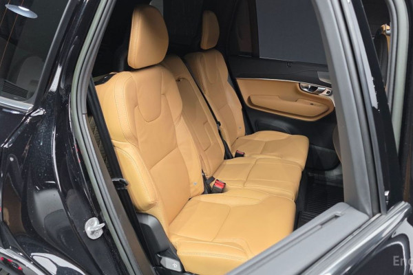 2023 Volvo XC90 с пробегом 14 376 км