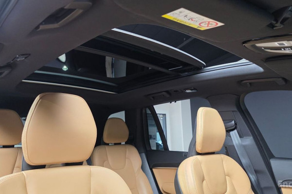 2023 Volvo XC90 с пробегом 14 376 км