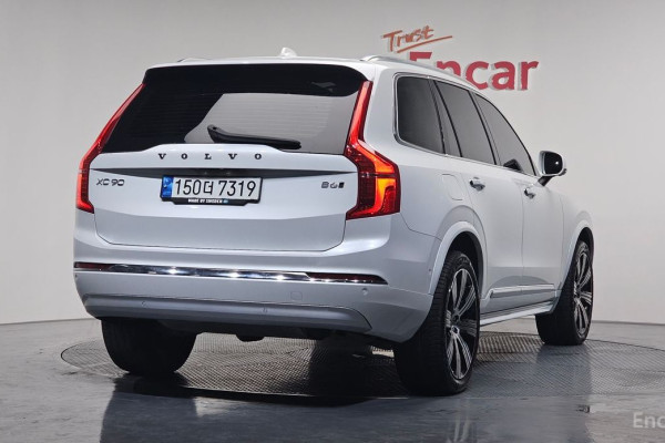 2022 Volvo XC90 с пробегом 15 835 км
