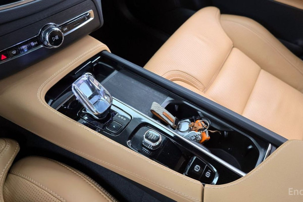 2023 Volvo XC90 с пробегом 46 124 км