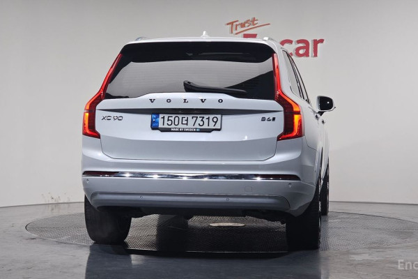 2022 Volvo XC90 с пробегом 15 835 км