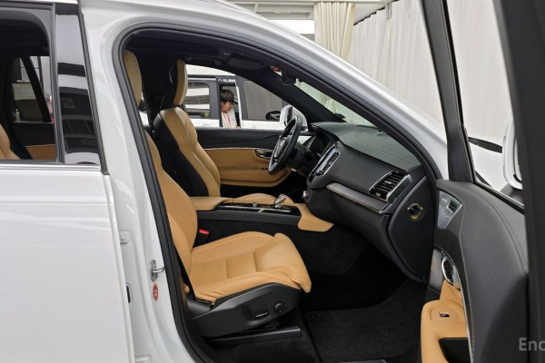 2023 Volvo XC90 с пробегом 46 124 км