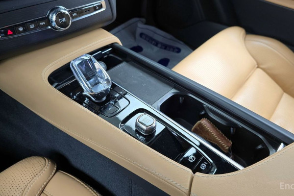 2023 Volvo XC90 с пробегом 84 824 км