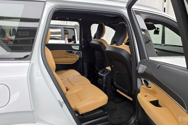 2023 Volvo XC90 с пробегом 46 124 км