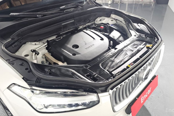 2022 Volvo XC90 с пробегом 15 835 км