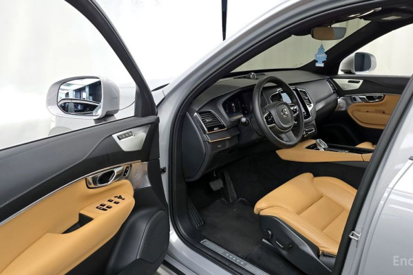 2023 Volvo XC90 с пробегом 84 824 км