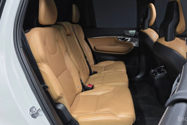 2021 Volvo XC90 с пробегом 25 874 км