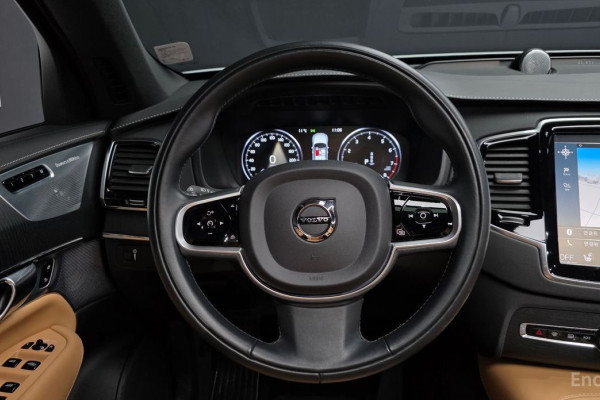 2021 Volvo XC90 с пробегом 25 874 км
