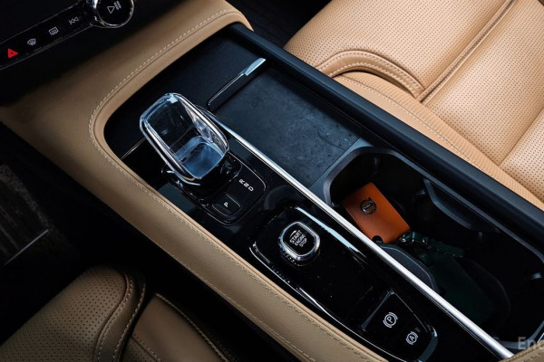 2022 Volvo XC90 с пробегом 43 691 км