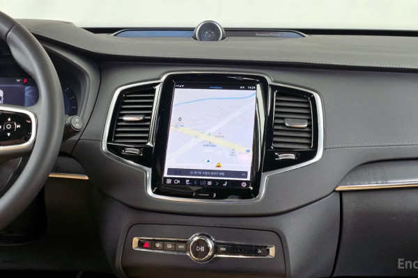 2023 Volvo XC90 с пробегом 84 824 км