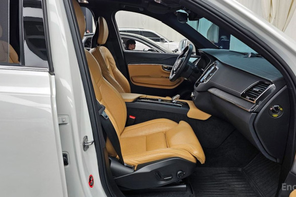 2022 Volvo XC90 с пробегом 43 691 км
