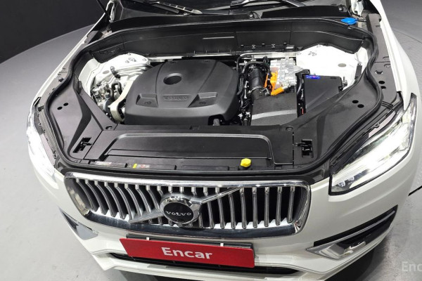 2022 Volvo XC90 с пробегом 41 979 км