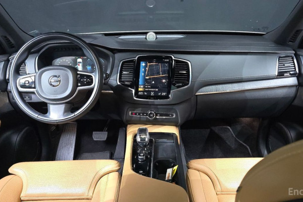 2022 Volvo XC90 с пробегом 41 979 км