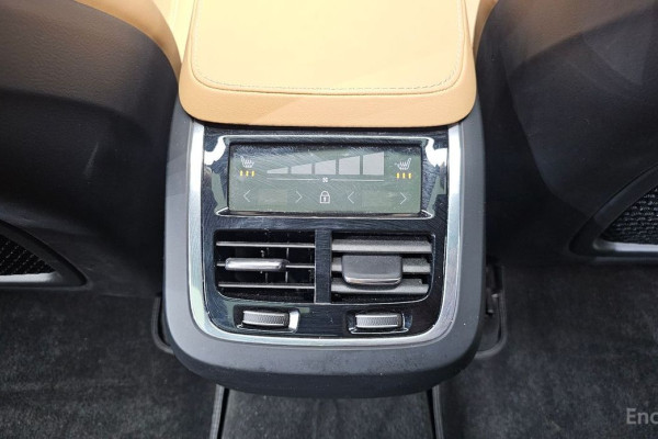 2022 Volvo XC90 с пробегом 15 835 км